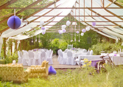 Hochzeit im Freien, im romantischen Pavillon