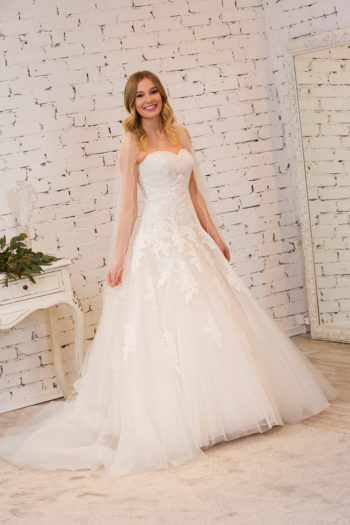 Das-Atelier-Zauberhaft-A-Linie-Brautkleid