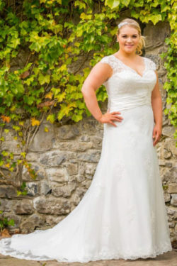 Brautkleid-mit-Taillenbetonung